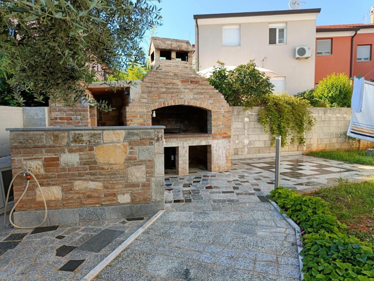 רובינייסקו סלו Apartments Ivana With The Pool מראה חיצוני תמונה