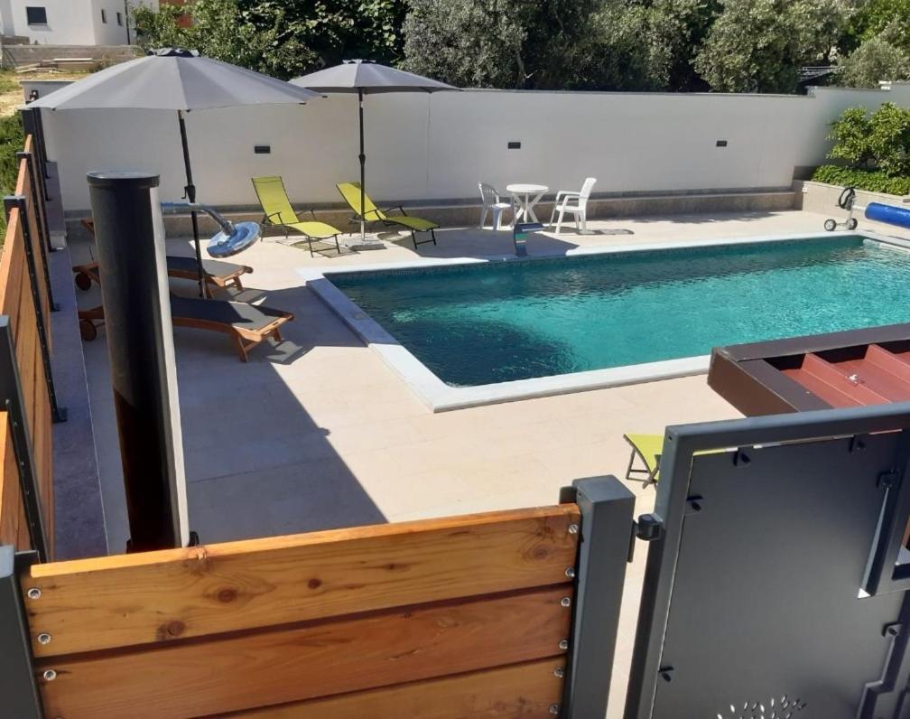רובינייסקו סלו Apartments Ivana With The Pool מראה חיצוני תמונה