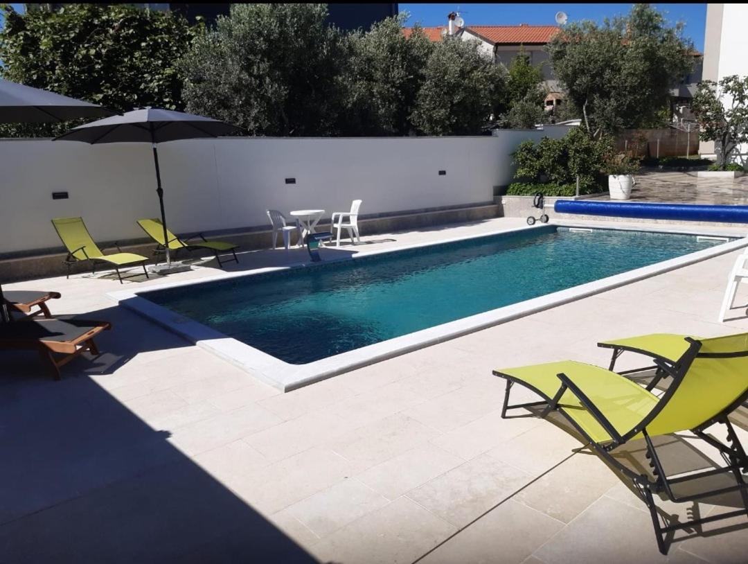 רובינייסקו סלו Apartments Ivana With The Pool מראה חיצוני תמונה