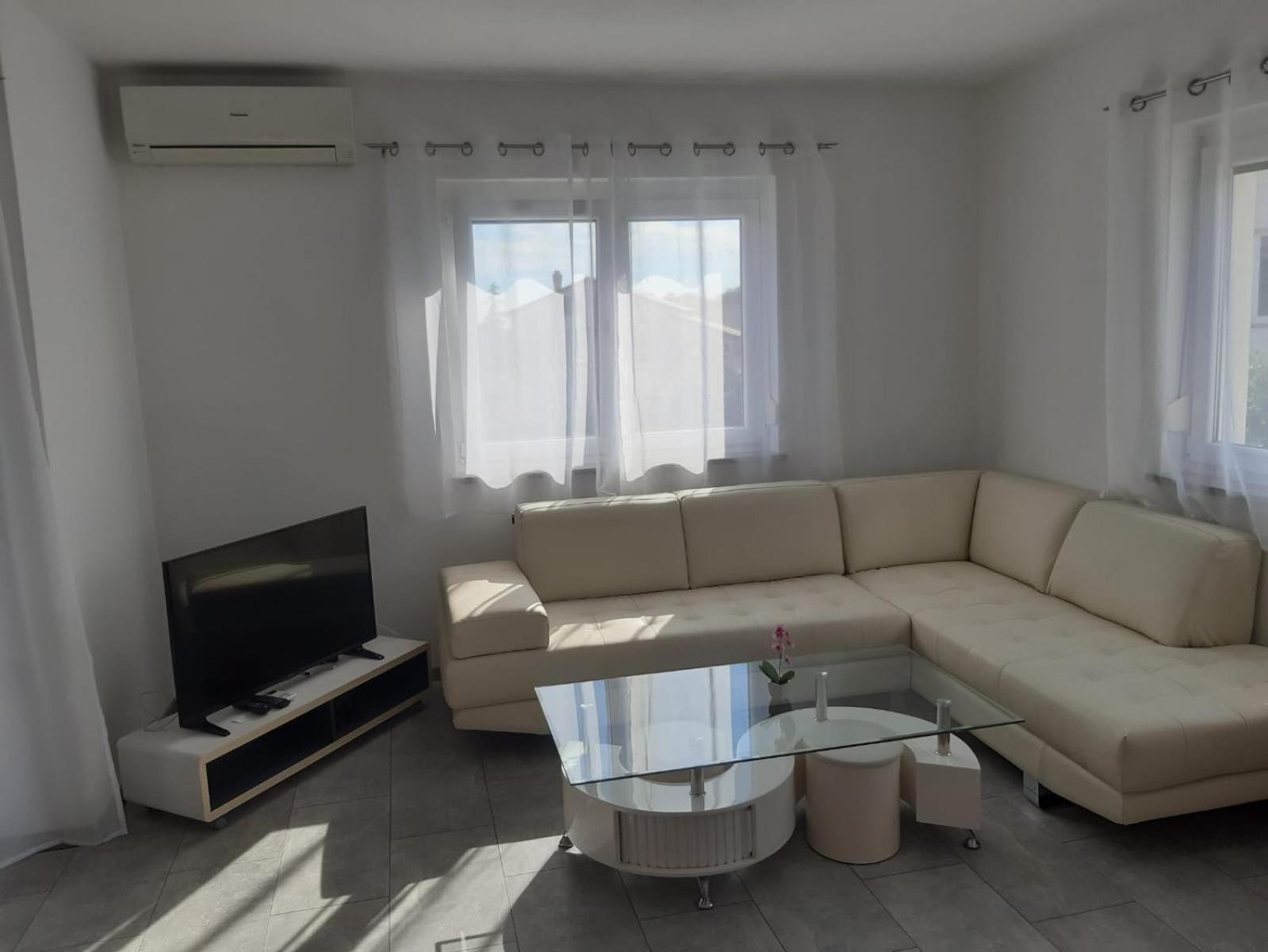 רובינייסקו סלו Apartments Ivana With The Pool מראה חיצוני תמונה