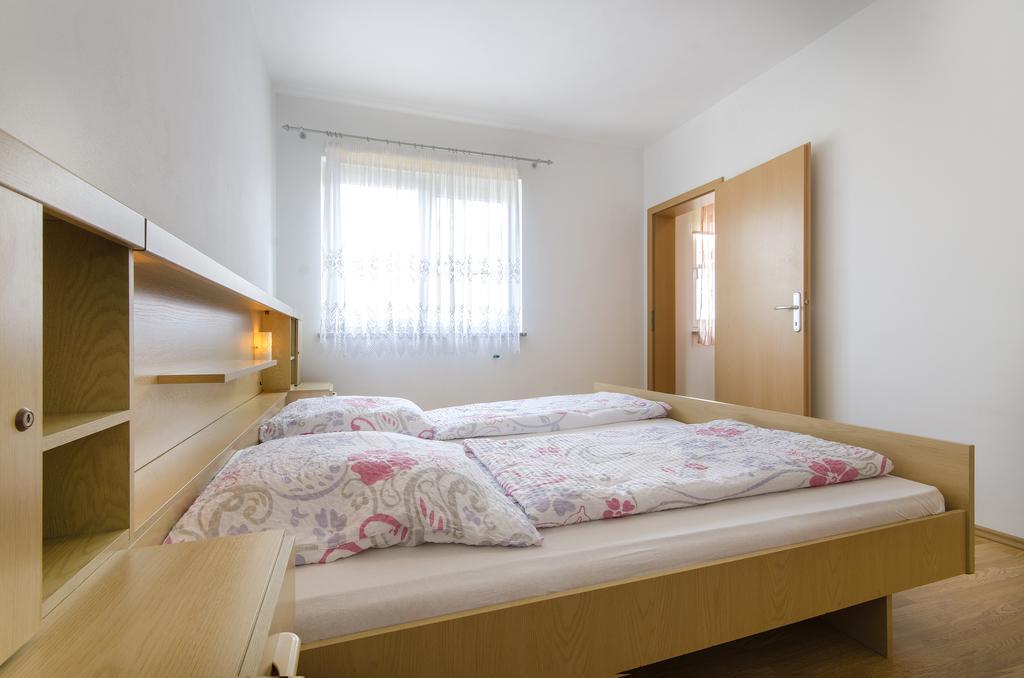 רובינייסקו סלו Apartments Ivana With The Pool מראה חיצוני תמונה